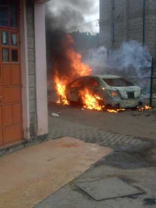 SHOCKING ! Woman Burns Down Her Husband’s Car After She Found Him Cheating On Her (PHOTOS)