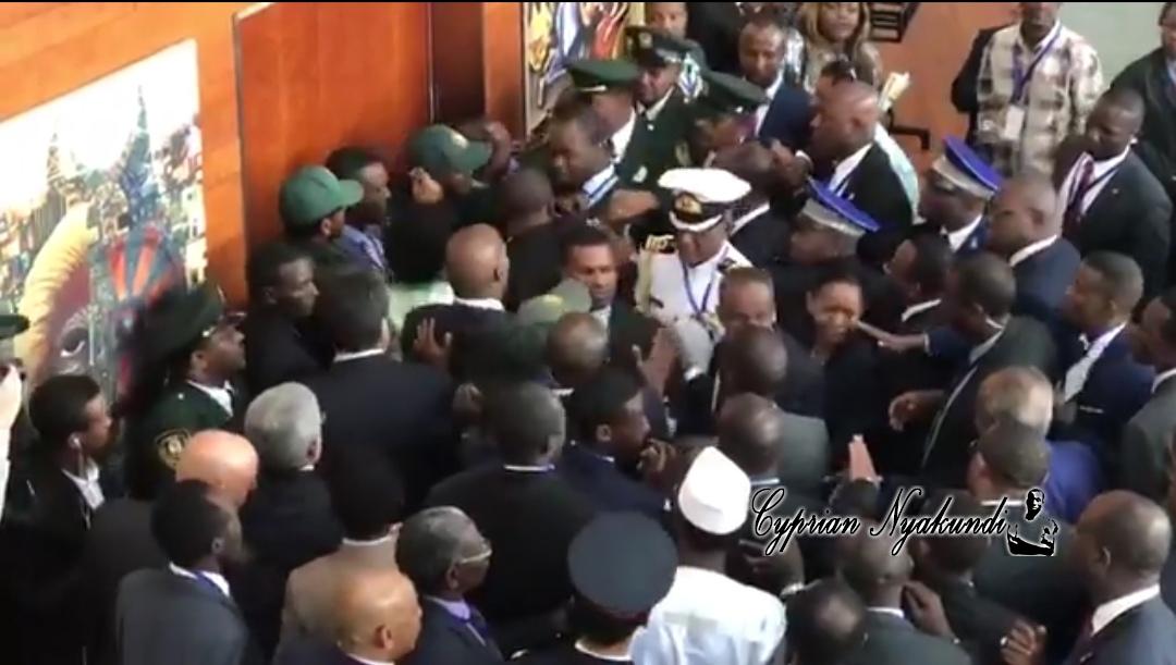 VIDEO — President Uhuru Kenyatta's Aides Locked Out Of The African Union Summit In Ethiopia