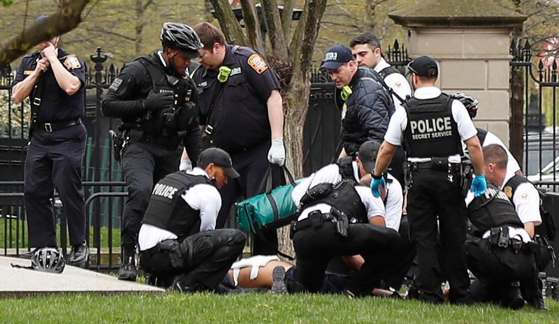 Video: Man sets himself on fire outside White House