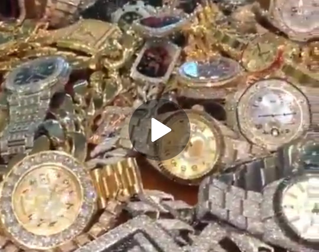 Video - Floyd Mayweather Is Damn Rich