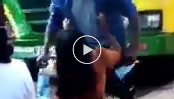 Ukiachwa Achika: Drama As Kneeling Nairobi Lady Publicly Begs Boyfriend Not To Dump Her