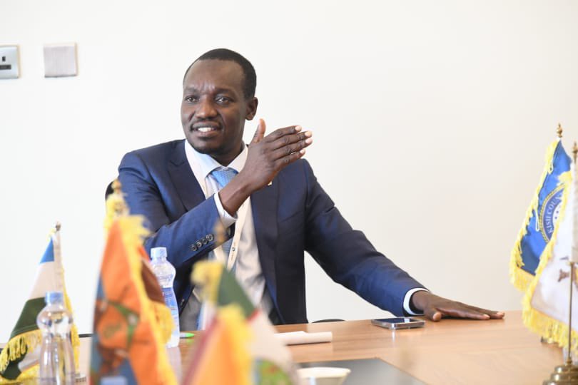 “If you have fake papers, resign before we get to you,” Kisii Governor Simba Arati orders