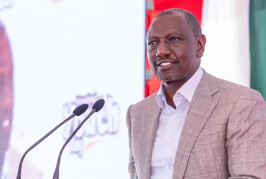 An image of President William Ruto addressing the youth at the Masinde Muliro University.