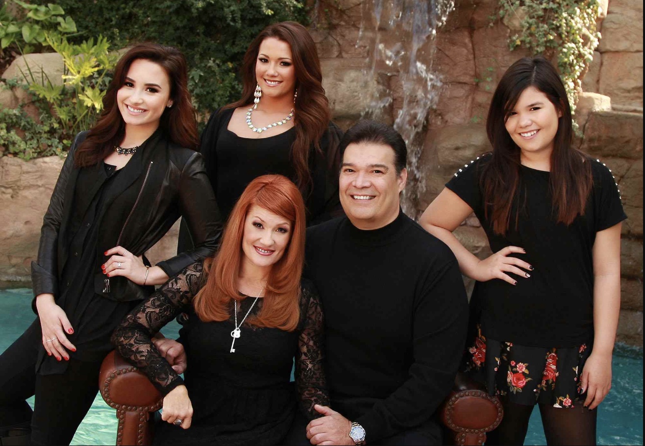 Demi Lovato siblings