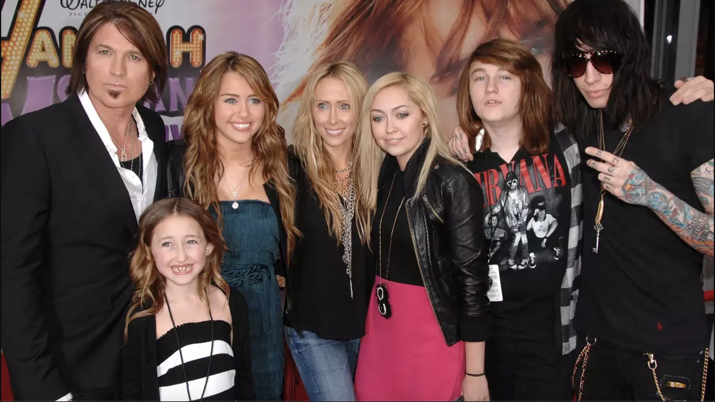 Noah Cyrus Siblings