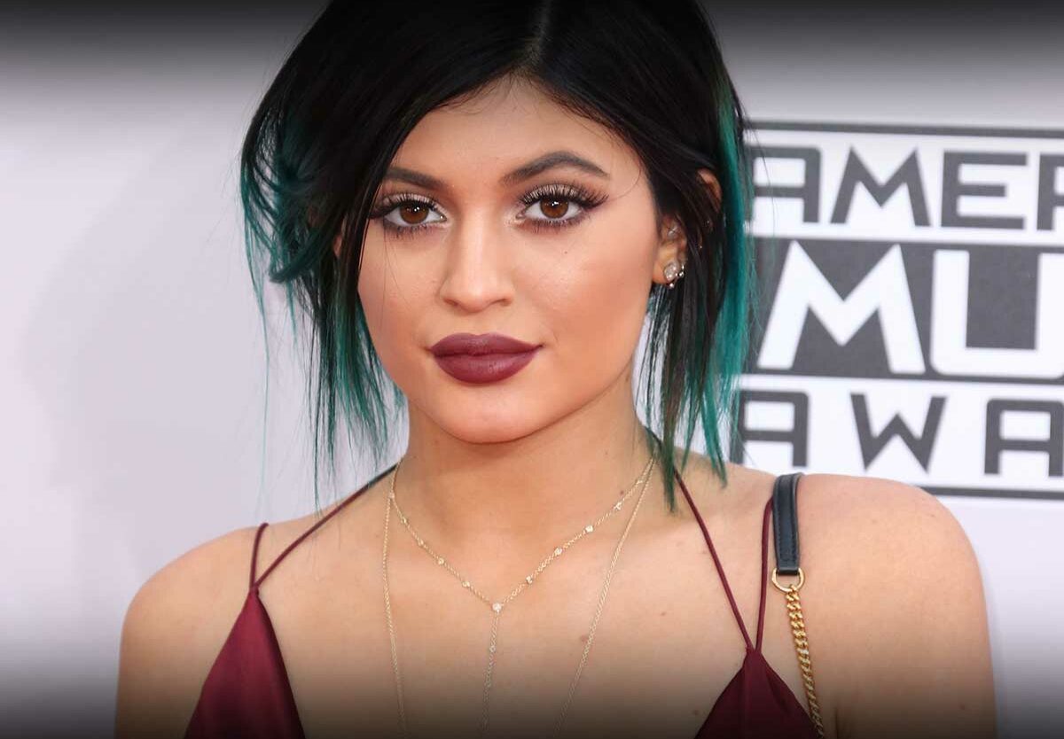 Kylie Jenner Net Worth Hits $700 Million Through Beauty, Fashion, and Business Success