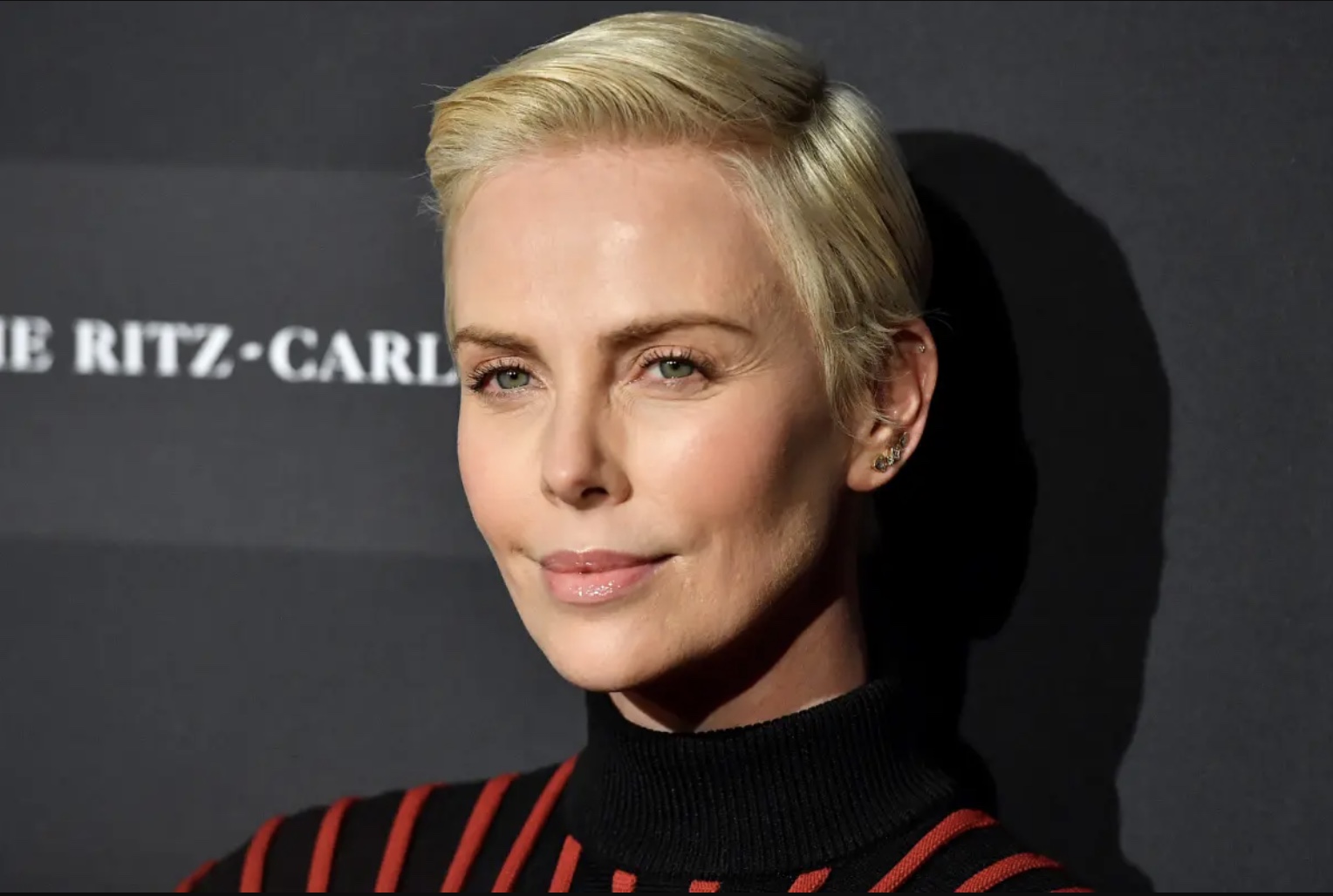  Charlize Theron siblings